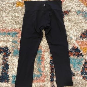 Great condition LuluLemon 3/4 length leggings 🖤
